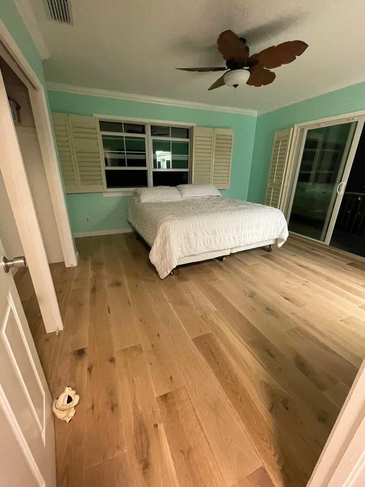 Vinyl floor installation